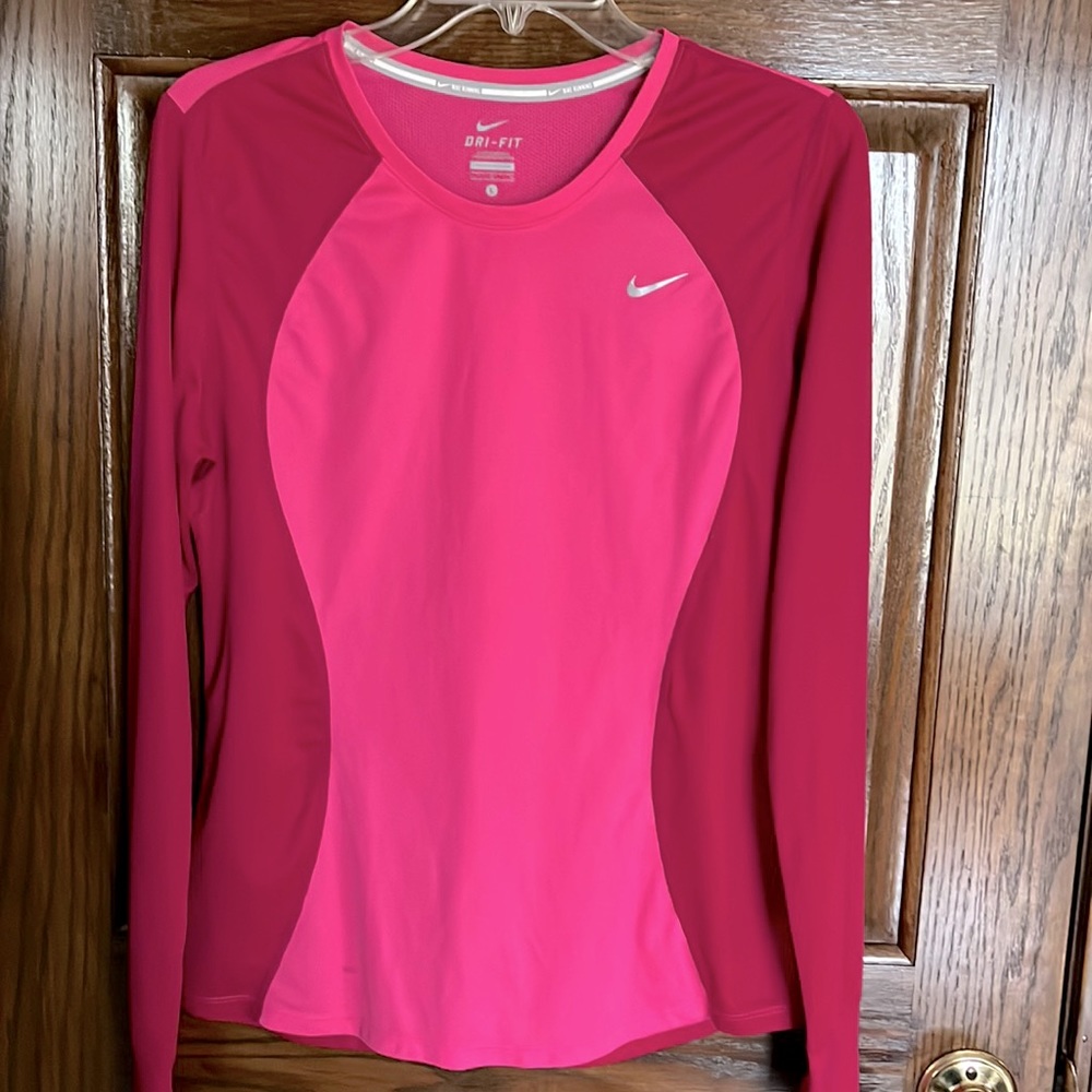 COPY - NIKE DRI FIT  TOP